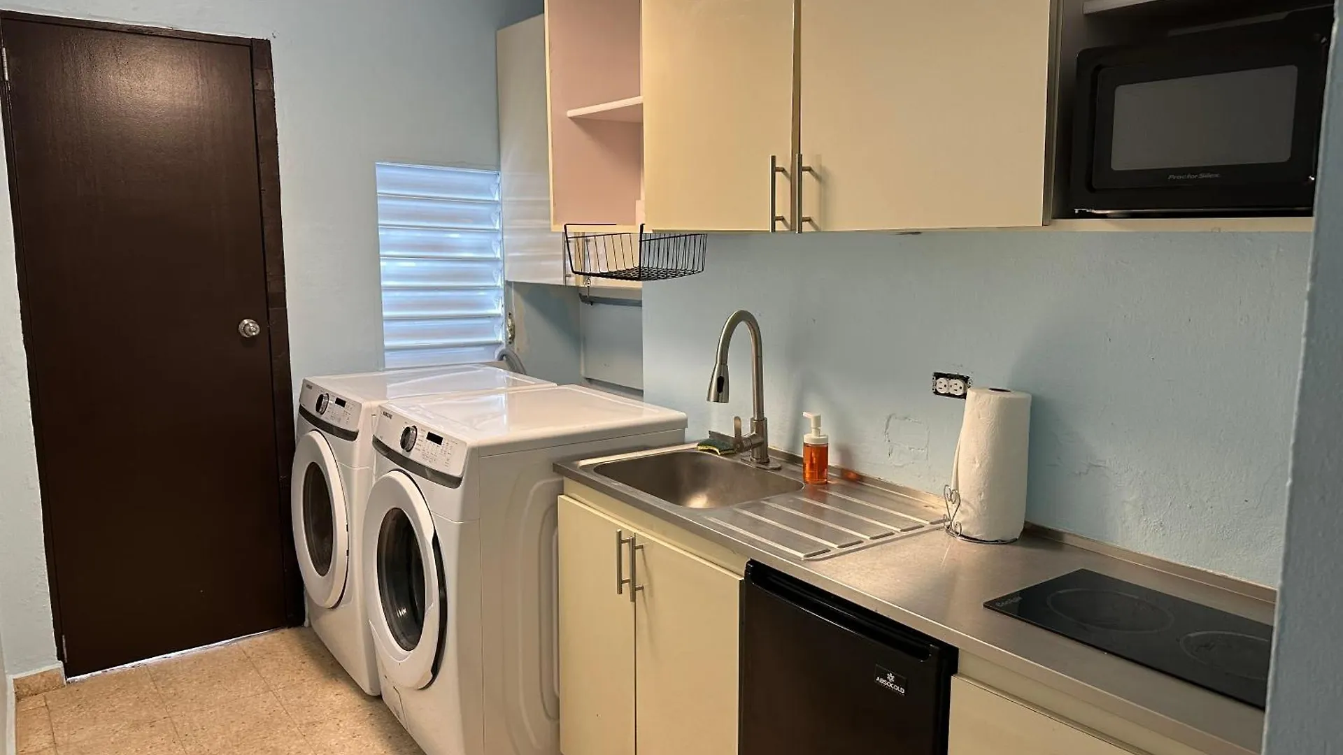 3Br, 1Ba In Cepeda, Up To 20 Guests Near Ocean Park Beach سان خوان